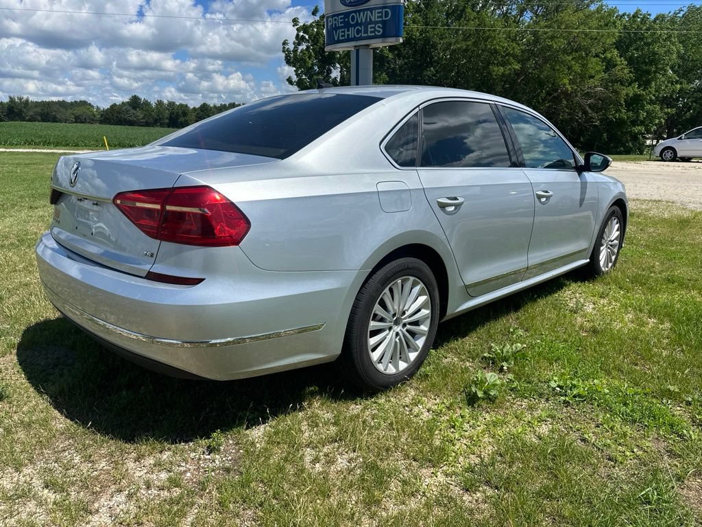 Used 2016 Volkswagen Passat 1.8T SE FWD image 7
