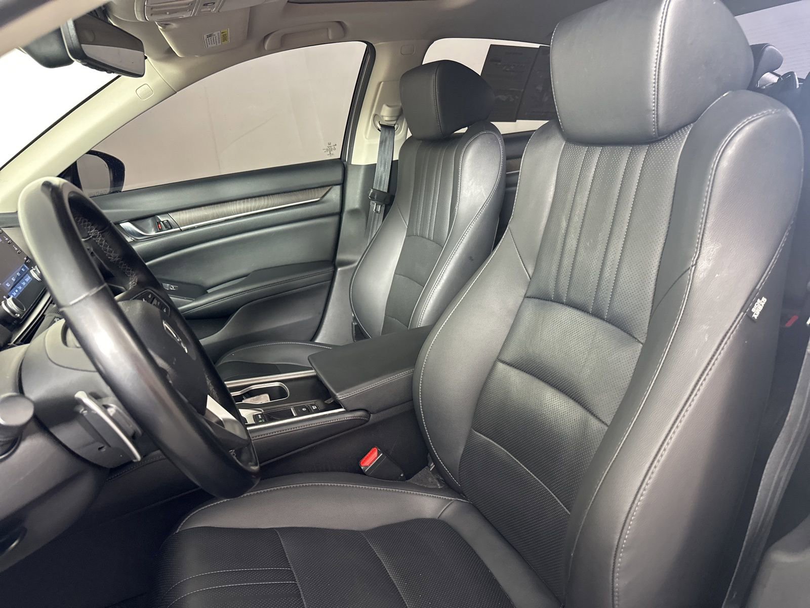 Used 2021 Honda Accord Touring image 8