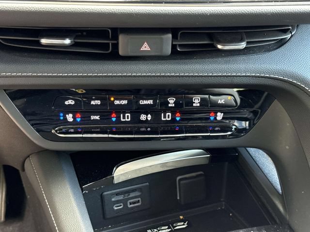 Used 2023 Buick Envision Avenir AWD/4WD image 17