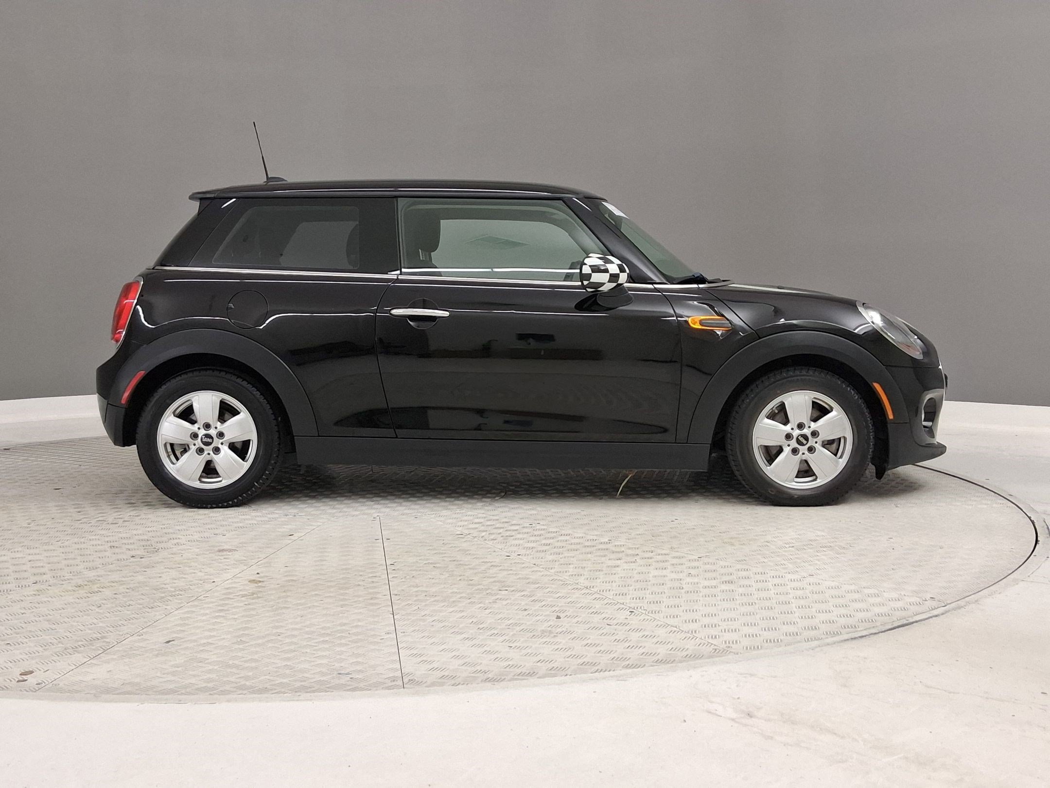 Used 2014 MINI Cooper 2-Door Hardtop FWD image 6