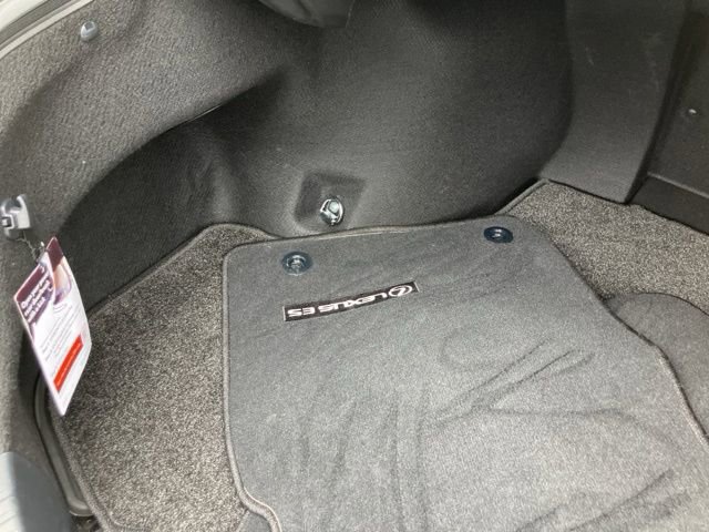 Certified 2024 Lexus ES 350 w/ Premium Package image 18