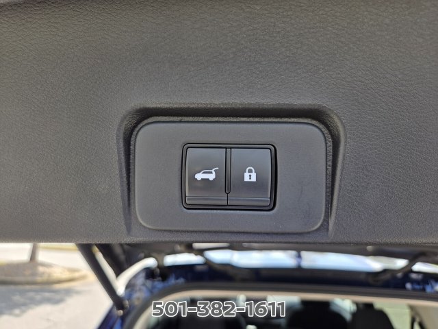 Used 2025 Nissan Rogue SV FWD image 18