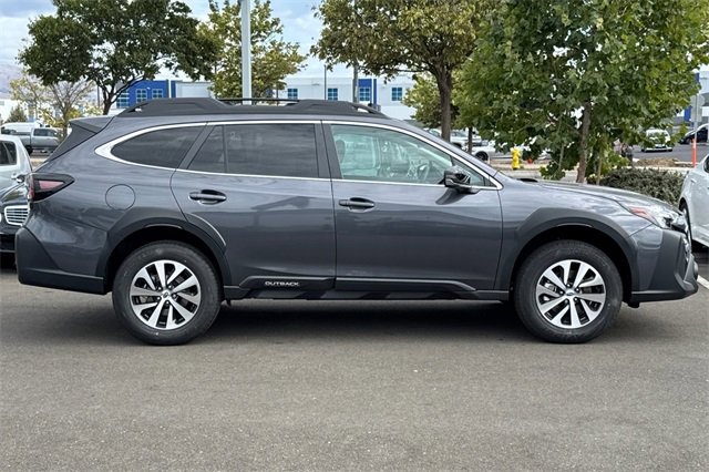 New 2025 Subaru Outback Premium image 3