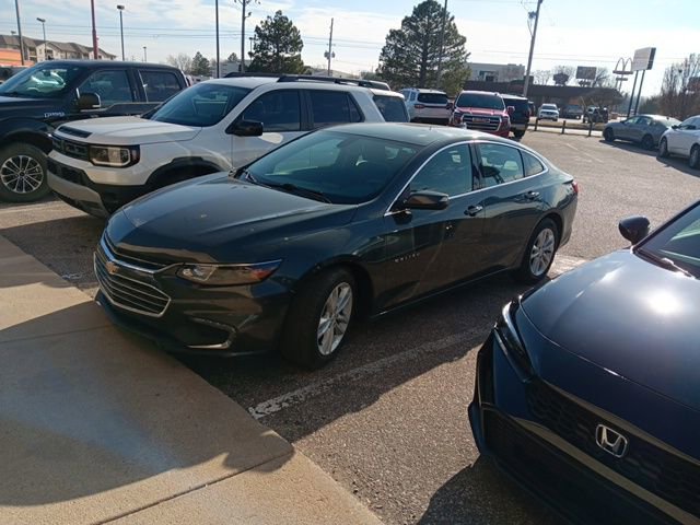 Used 2016 Chevrolet Malibu LT image 1