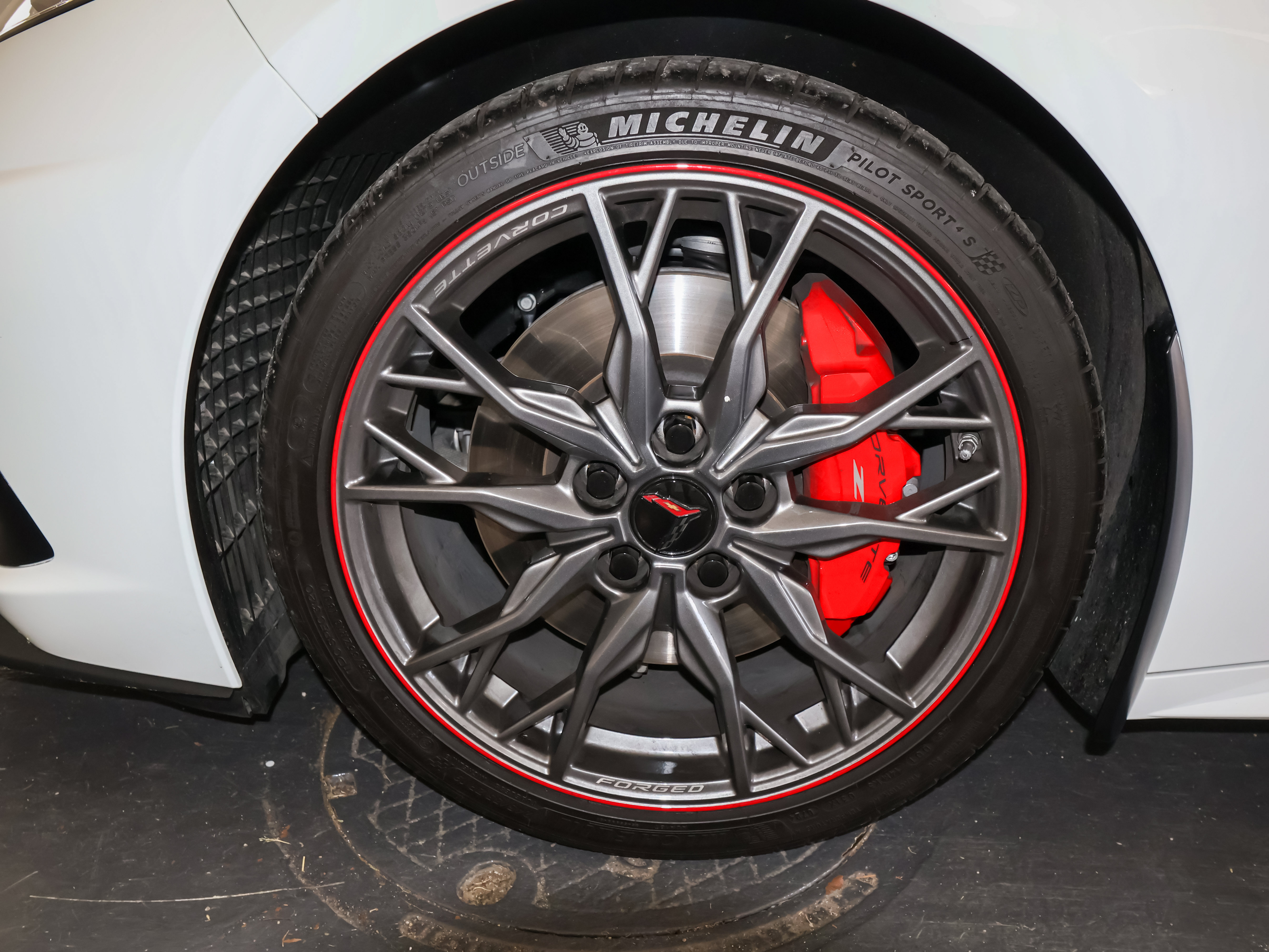 Used 2024 Chevrolet Corvette Stingray Preferred Conv w/ Z51 Performance Package RWD image 43
