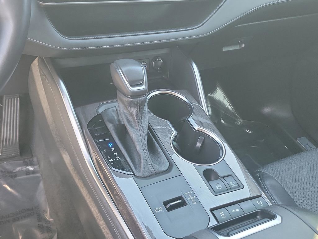 Used 2022 Toyota Highlander Limited image 24