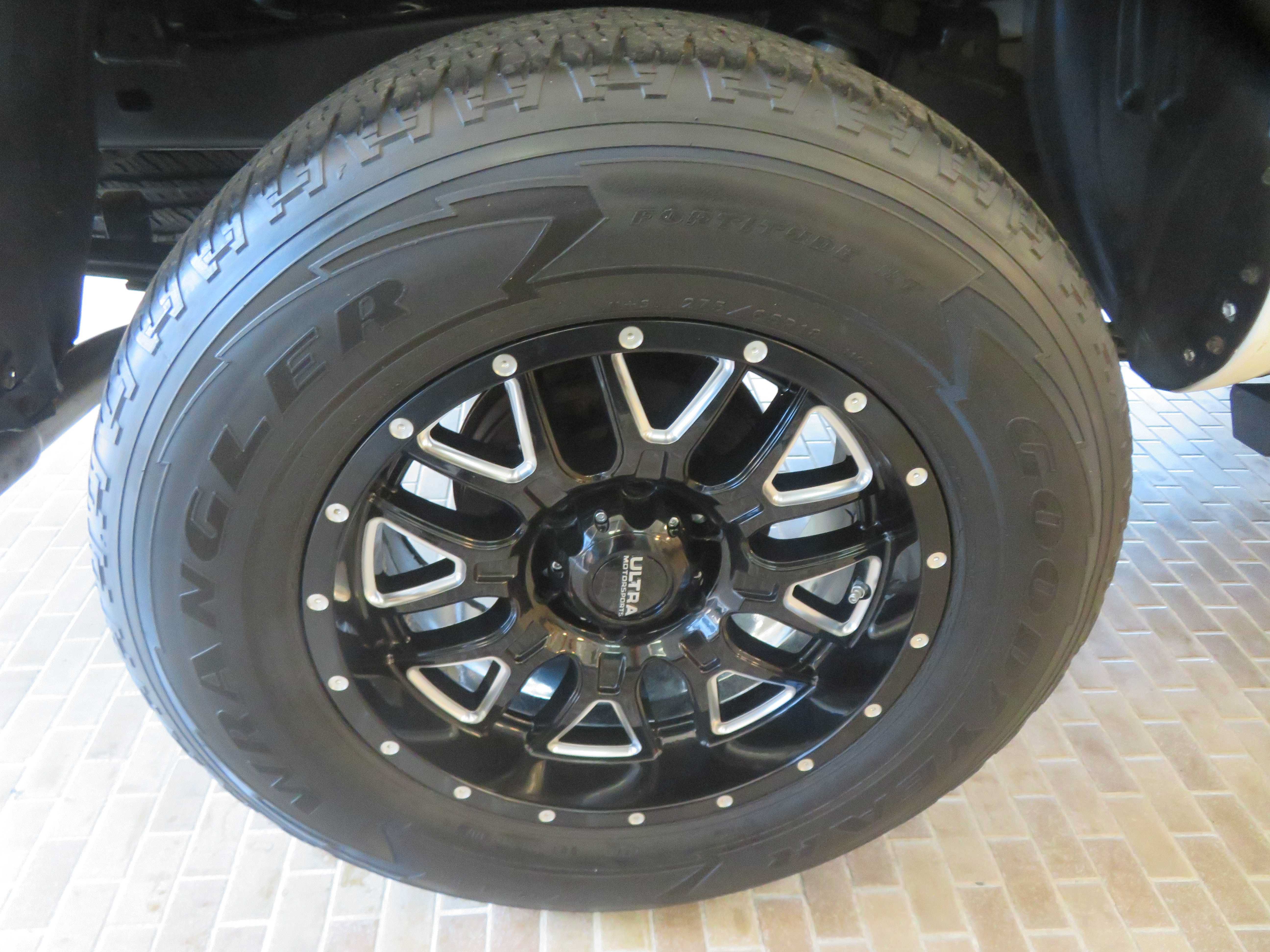 Used 2020 Toyota Tacoma SR AWD/4WD image 9