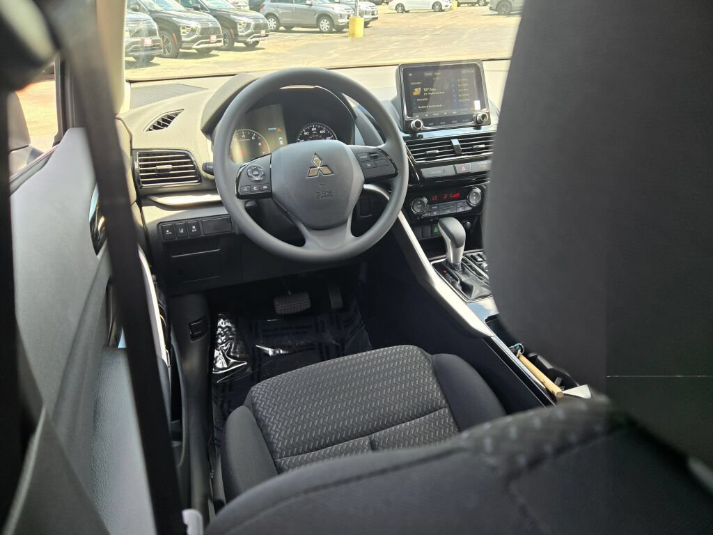 New 2026 Mitsubishi Eclipse Cross LE AWD/4WD image 14