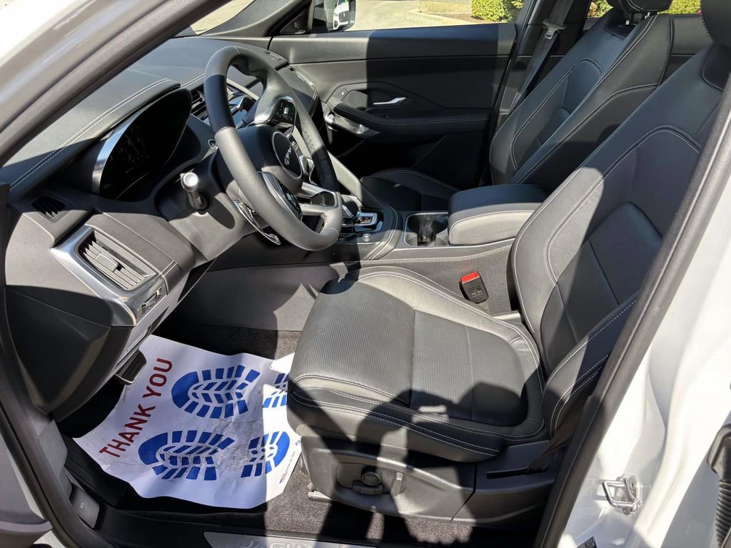 Used 2024 Jaguar E-PACE R-Dynamic SE image 10