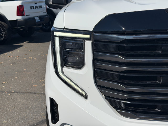 Used 2023 GMC Sierra 1500 AT4 w/ AT4 Premium Package AWD/4WD image 5