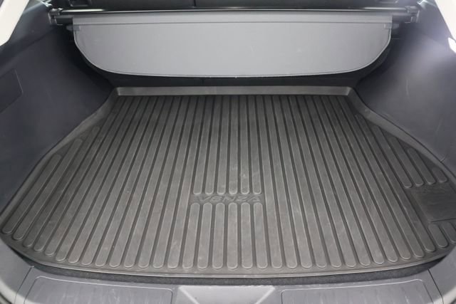 Used 2024 Toyota Venza LE image 20