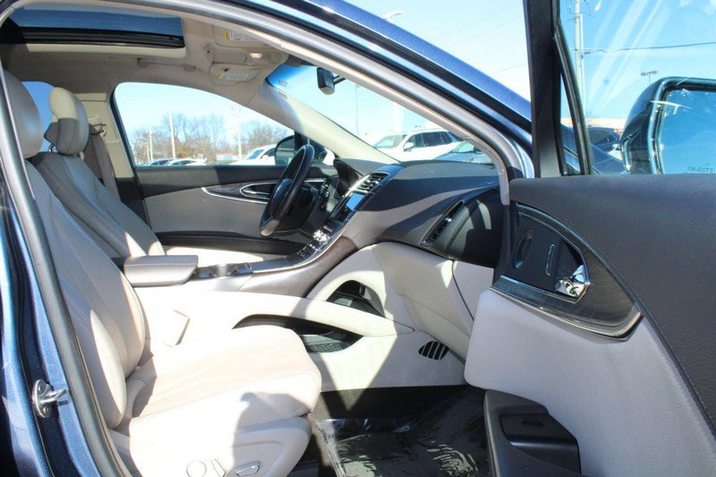 Used 2019 Lincoln Nautilus Reserve w/ Driver Assistance Package image 12