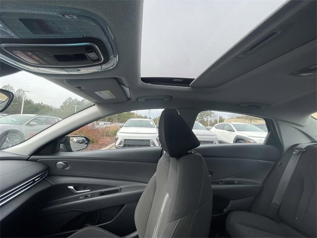 Certified 2025 Hyundai Elantra SEL image 13