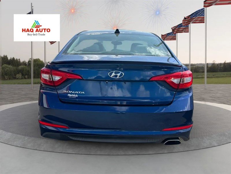 Used 2015 Hyundai Sonata SE w/ Option Group 02 FWD image 5