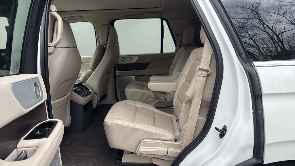 Used 2021 Lincoln Navigator Reserve AWD/4WD image 15