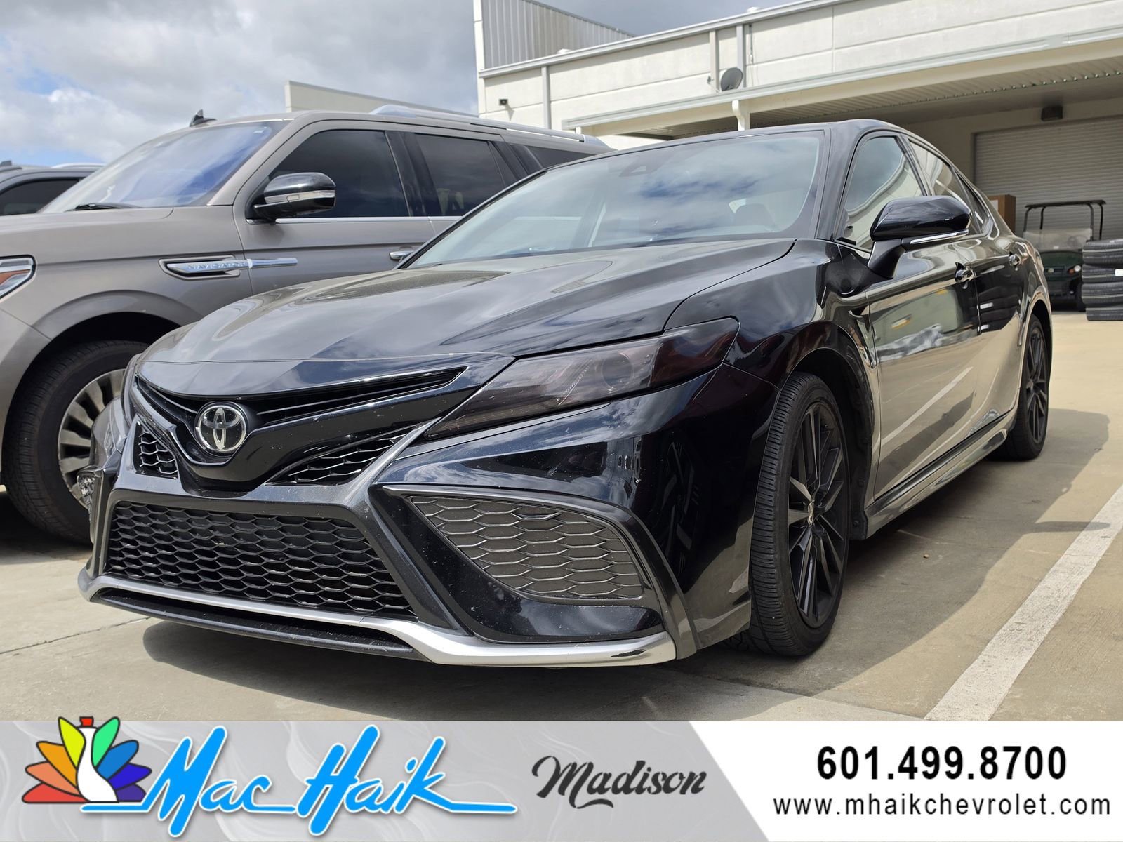 Used 2021 Toyota Camry XSE image 1