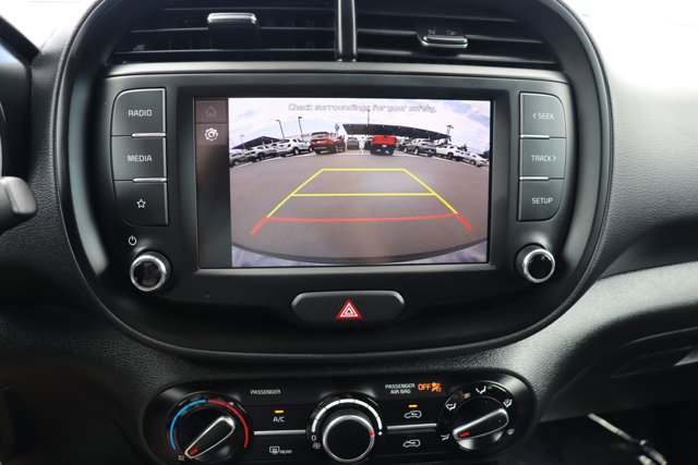Used 2025 Kia Soul LX w/ LX Technology Package FWD image 26