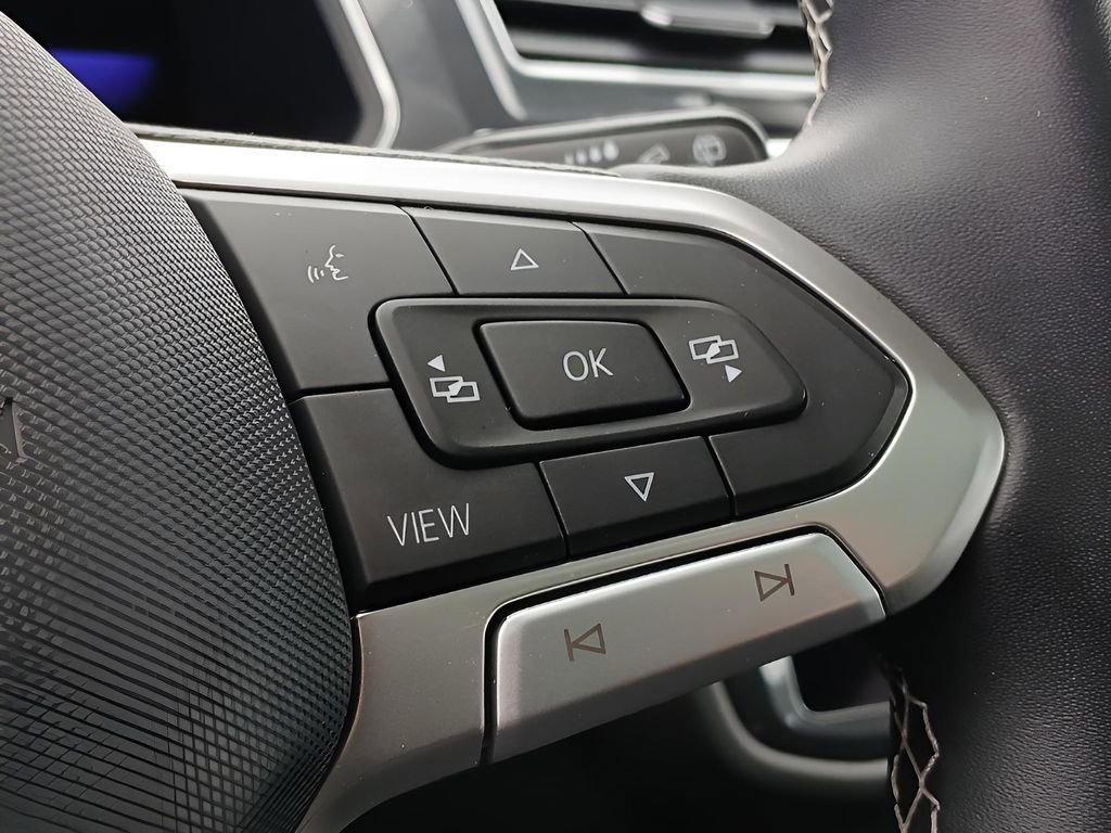 Used 2022 Volkswagen Tiguan SE image 21