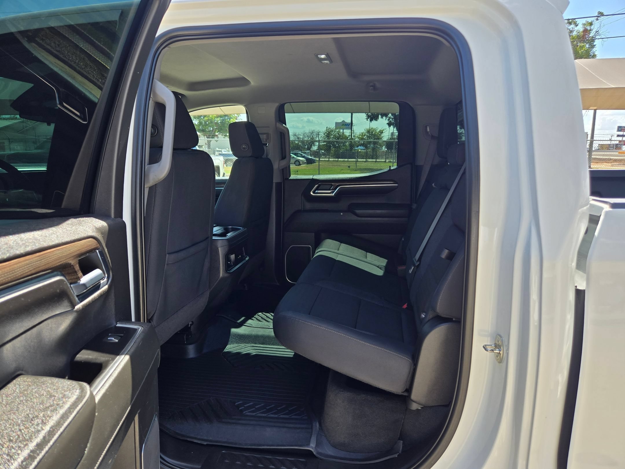 Used 2022 Chevrolet Silverado 1500 LT Trail Boss w/ Protection Package AWD/4WD image 21