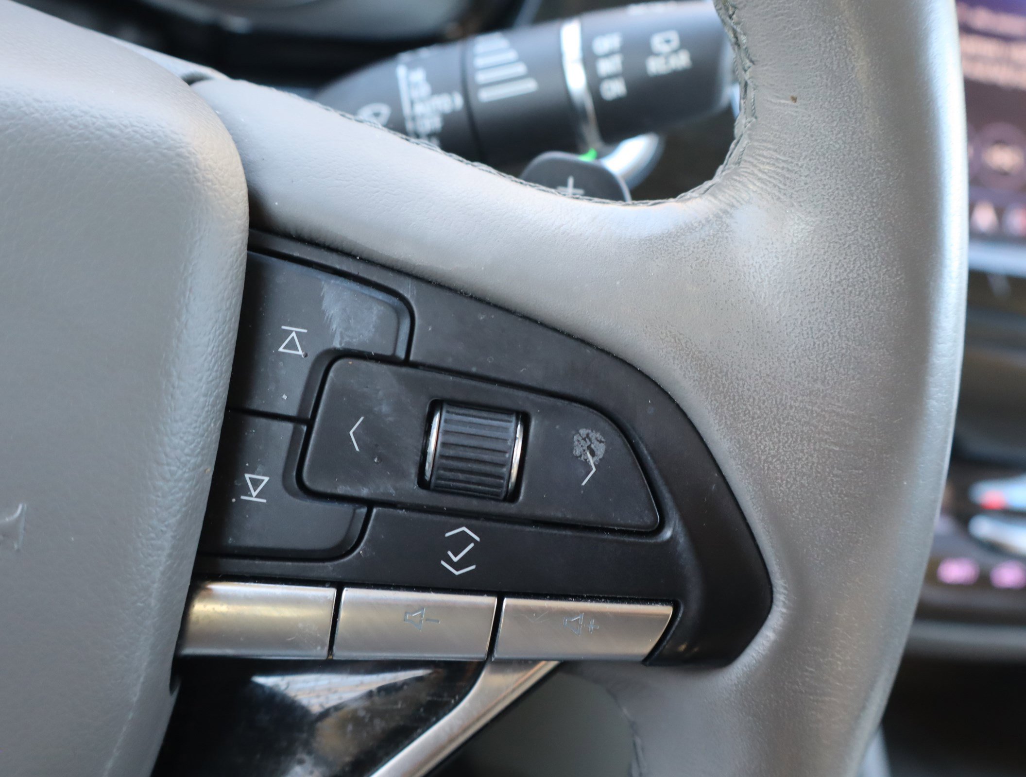 Used 2020 Cadillac XT6 Premium Luxury image 24