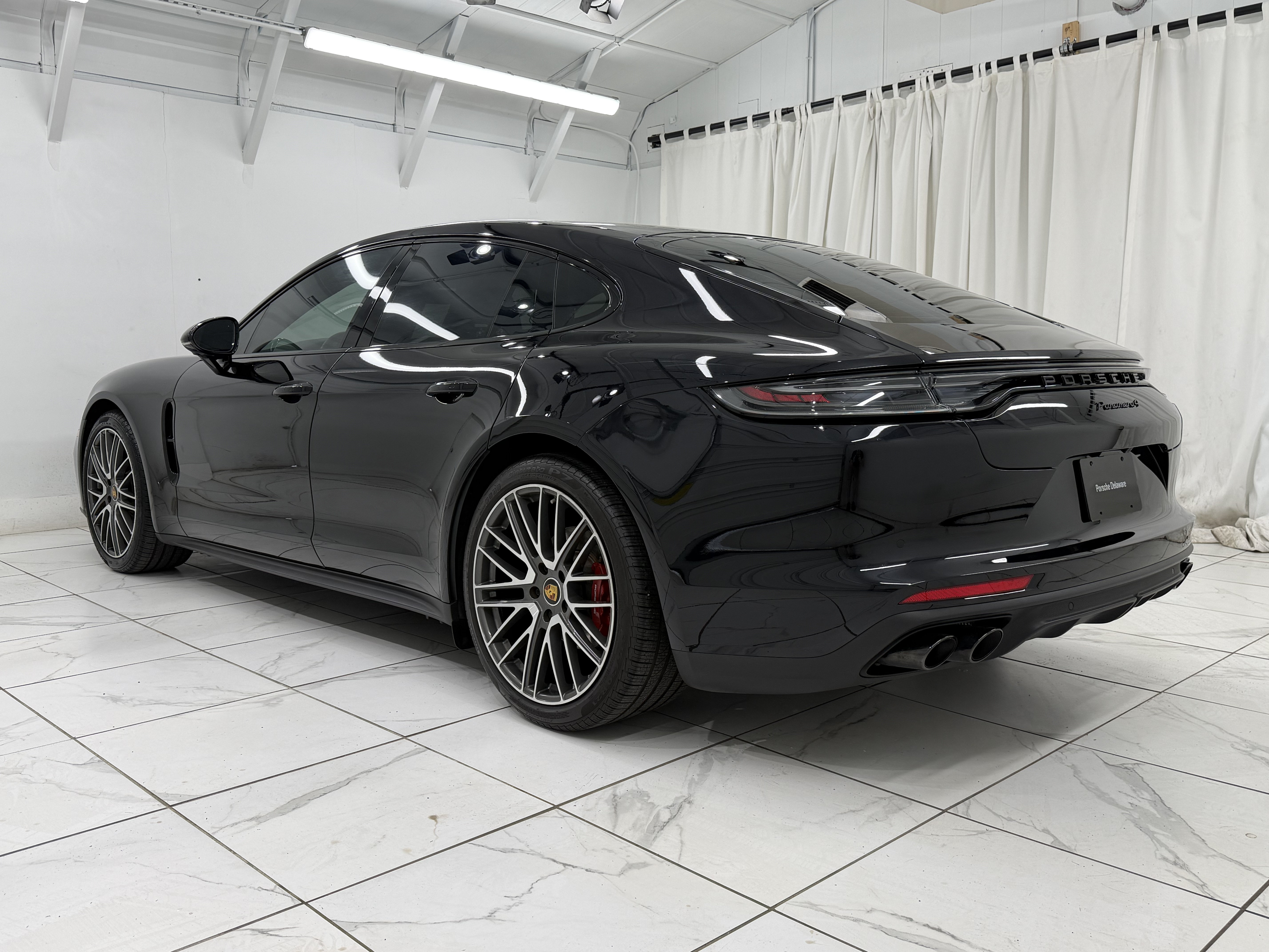 Certified 2023 Porsche Panamera 4 Platinum Edition AWD/4WD image 3
