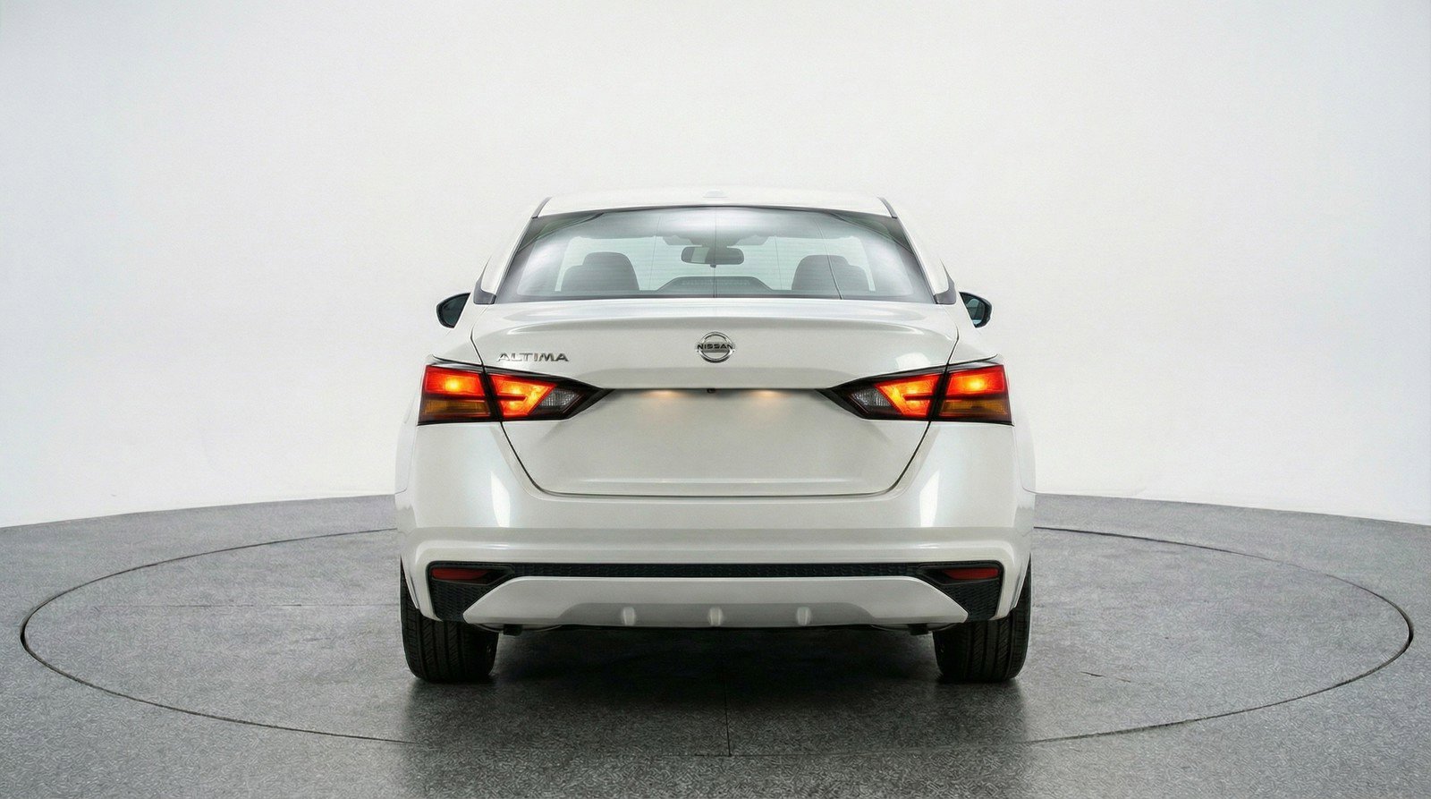 Used 2025 Nissan Altima 2.5 SV FWD image 7