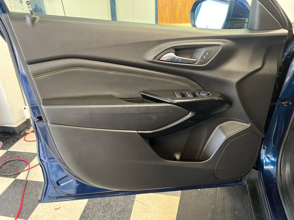 Used 2024 Chevrolet Trax LT FWD image 31