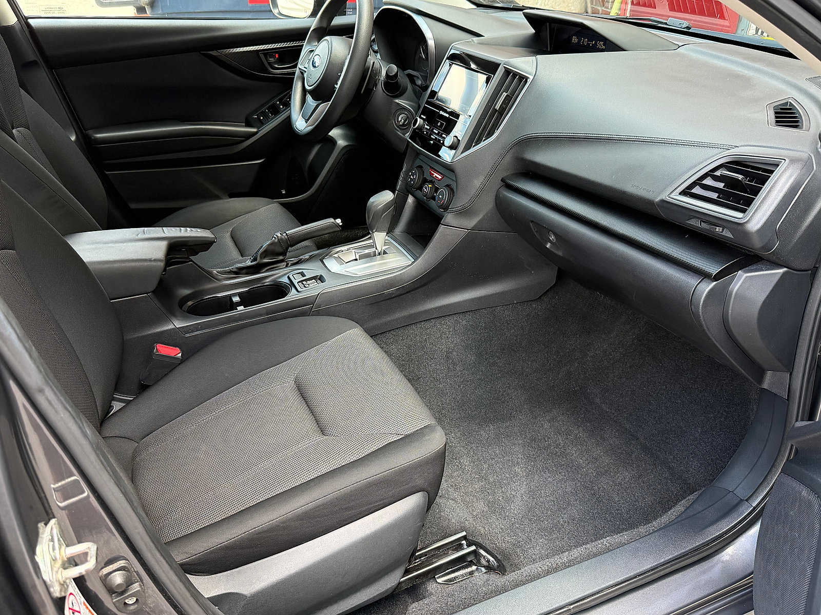 Used 2018 Subaru Impreza 2.0i Premium AWD/4WD image 38