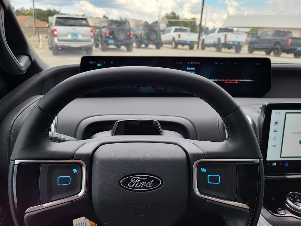New 2025 Ford Expedition Platinum w/ Stealth Performance Package image 18