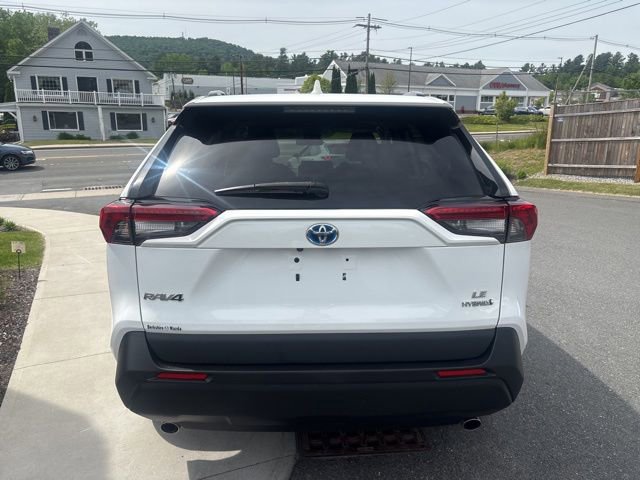 Used 2024 Toyota RAV4 LE AWD/4WD image 7