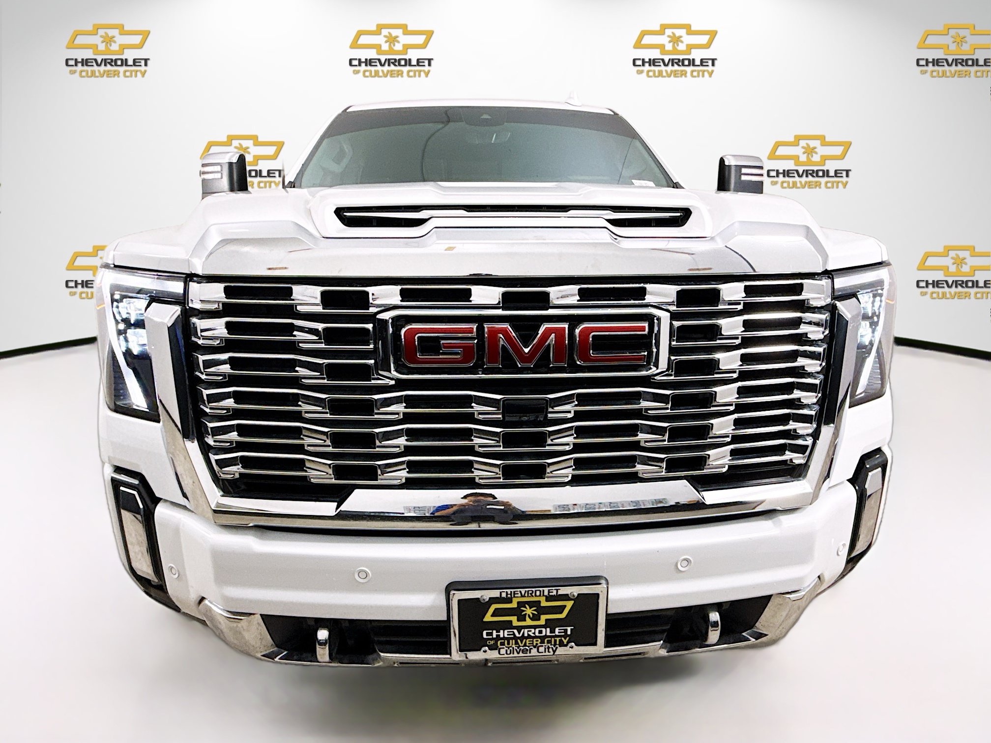 Used 2024 GMC Sierra 3500 Denali w/ Denali Reserve Package AWD/4WD image 2