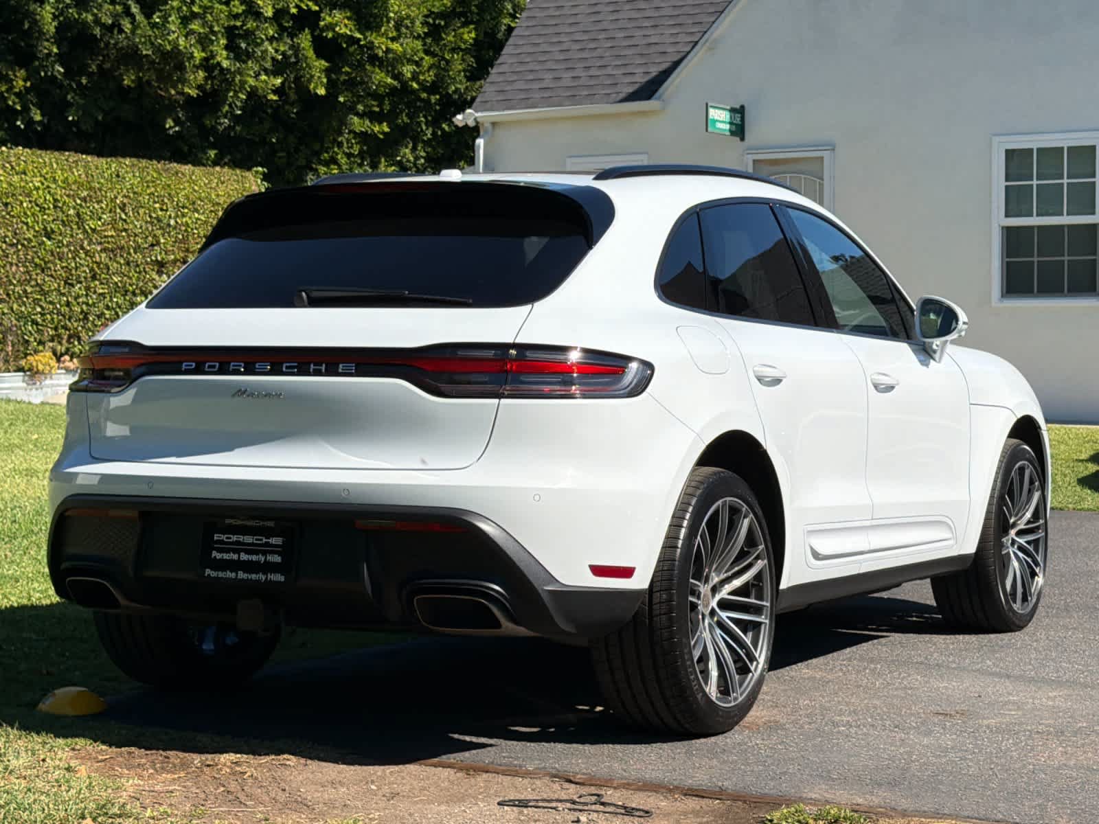 New 2026 Porsche Macan AWD/4WD image 8