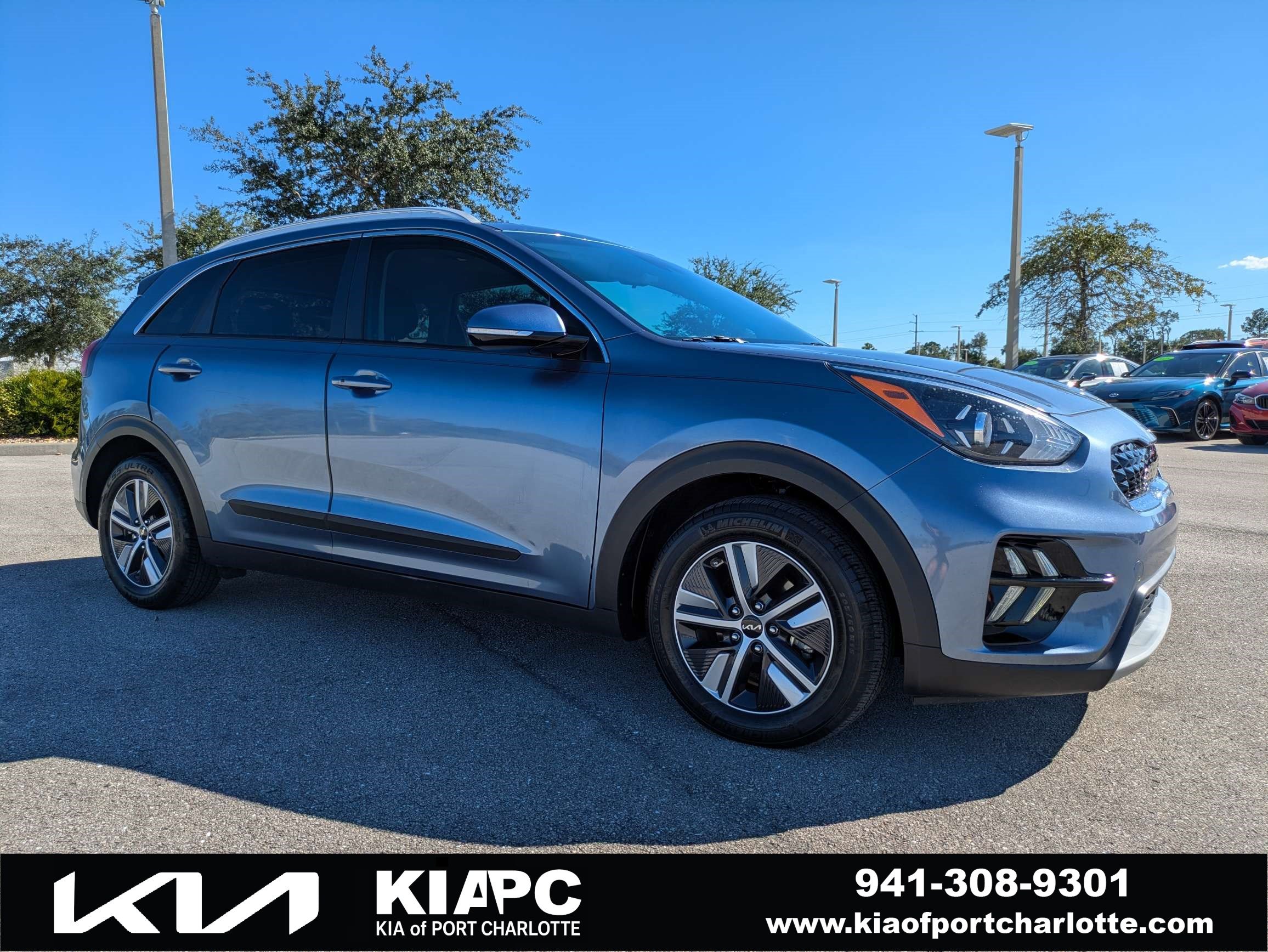 Used 2022 Kia Niro EX Premium FWD image 1