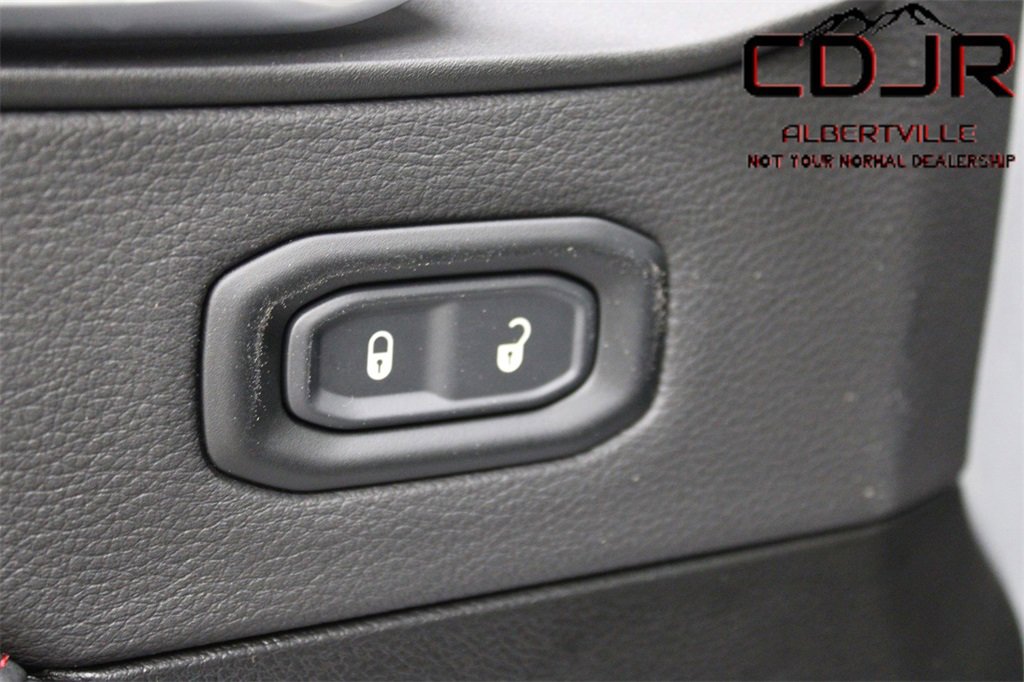 Used 2023 Jeep Gladiator Rubicon w/ Cold Weather Group image 23
