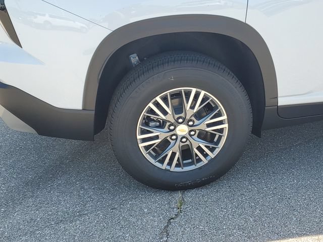 New 2027 Chevrolet Traverse LT w/ Driver Confidence Package FWD image 5