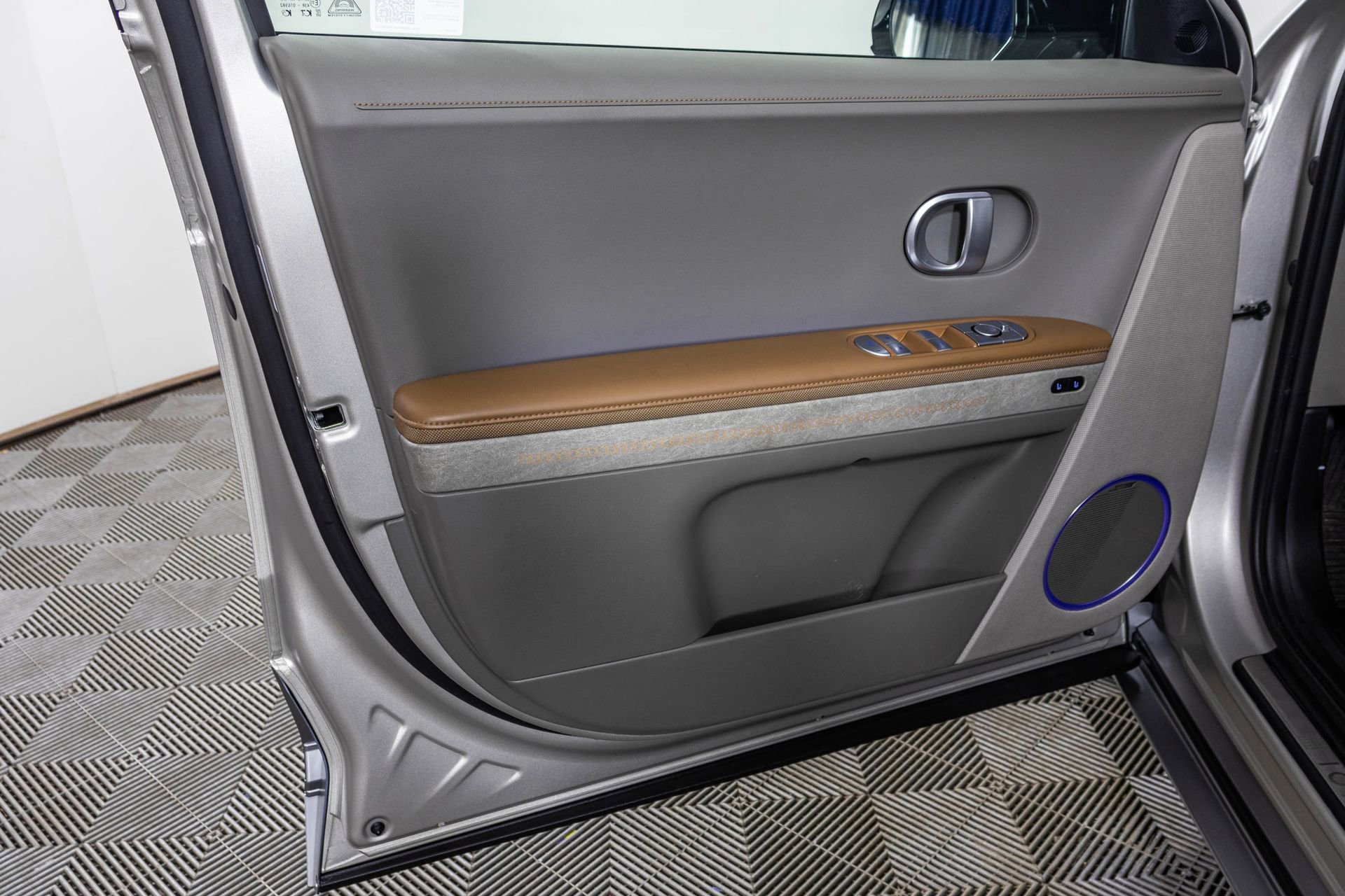 Used 2024 Hyundai Ioniq 5 Limited image 37