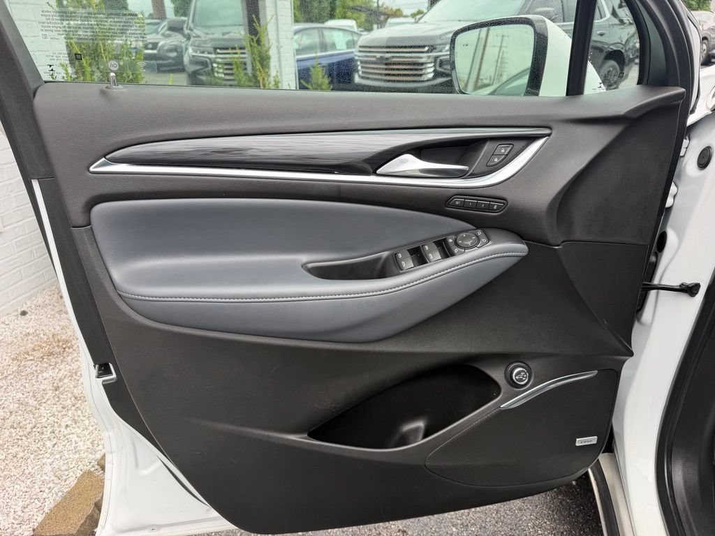 Used 2022 Buick Enclave Premium AWD/4WD image 7