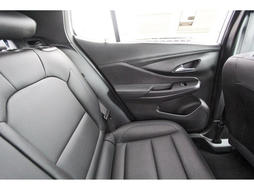 Used 2025 Buick Envista Sport Touring w/ Convenience I Package FWD image 11