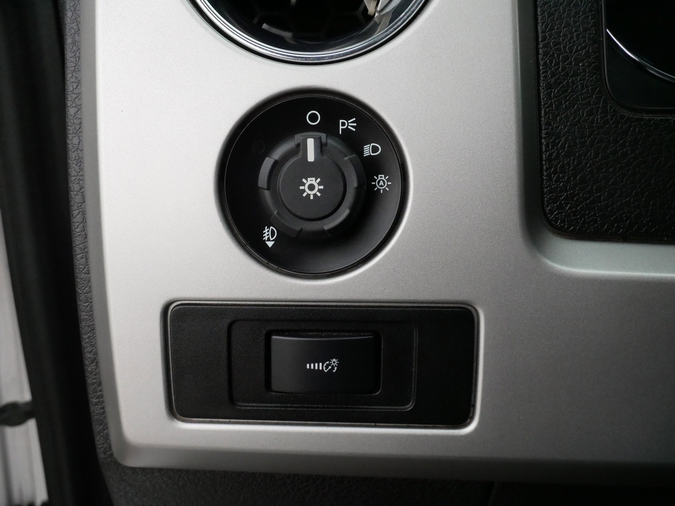 Used 2013 Ford F150 Lariat w/ Luxury Equipment Group image 27