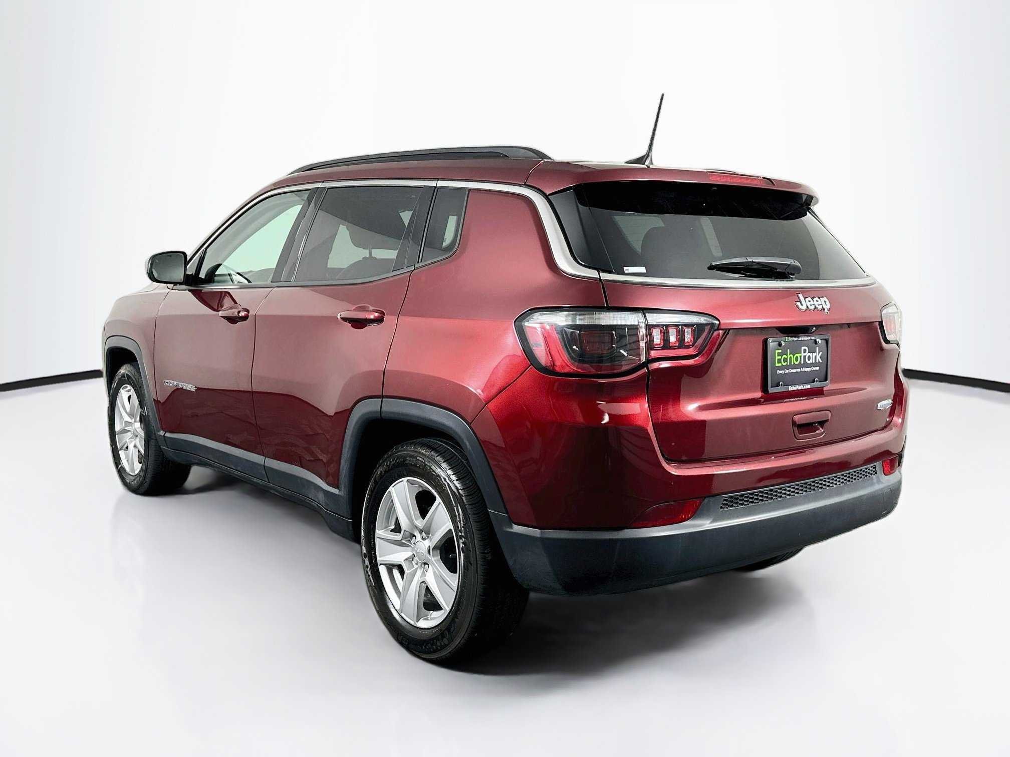 Used 2022 Jeep Compass Latitude w/ Convenience Group FWD image 5