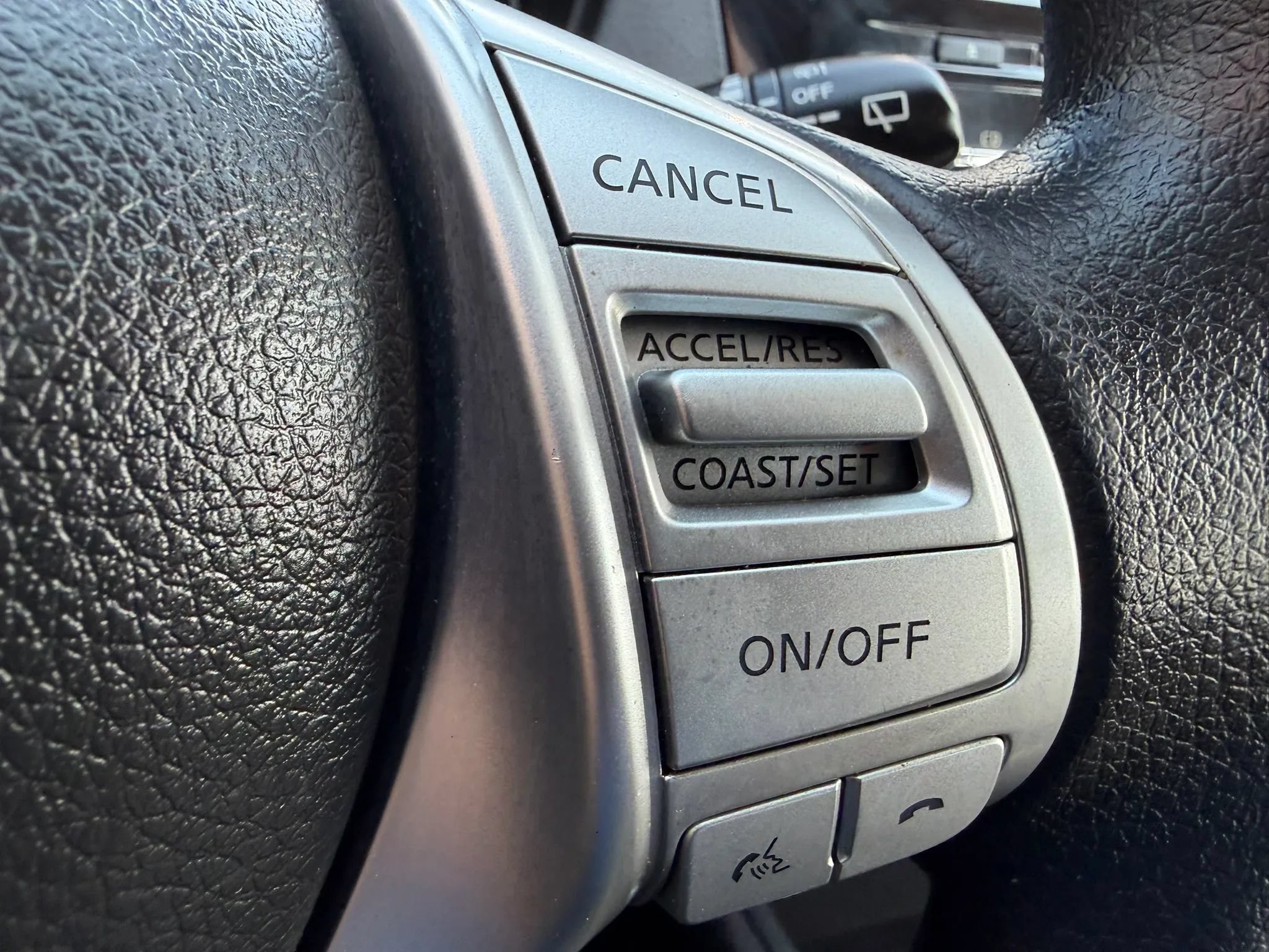 Used 2014 Nissan Rogue S FWD image 18