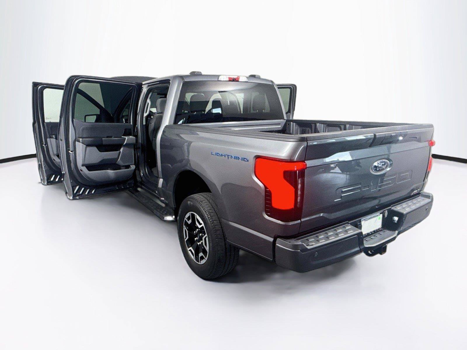 Used 2023 Ford F150 Lightning XLT AWD/4WD image 46