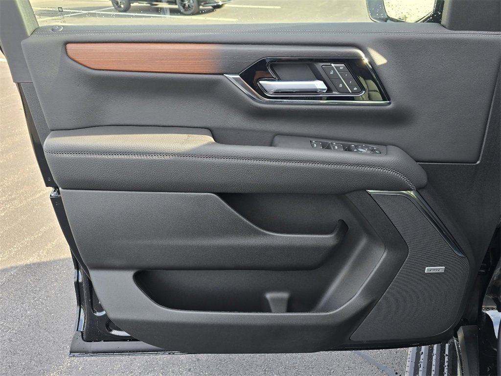 New 2026 GMC Yukon XL Denali image 11