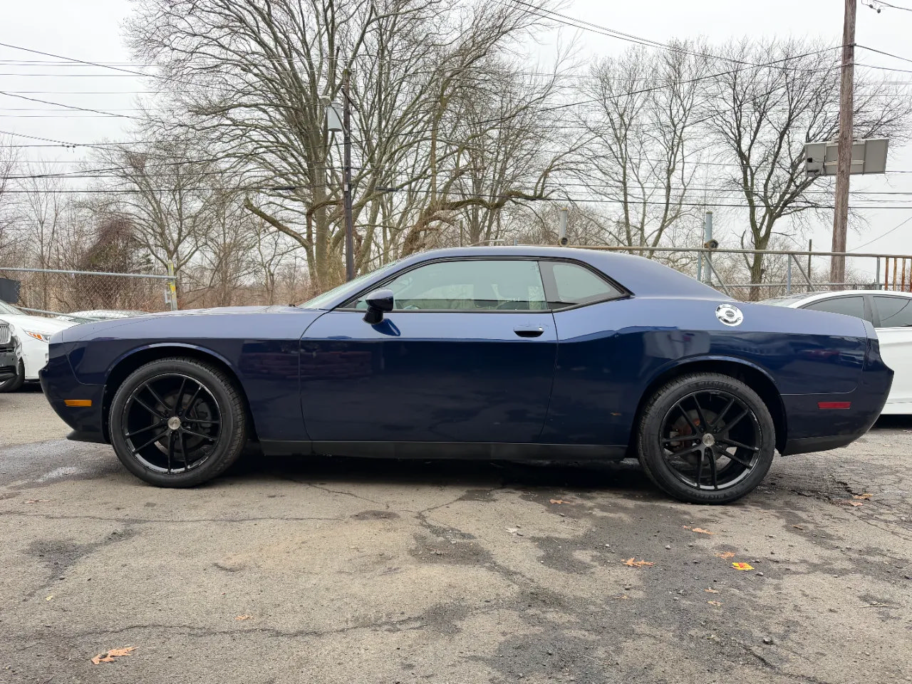 Used 2014 Dodge Challenger SXT RWD image 7