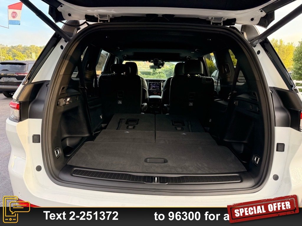 New 2025 Jeep Grand Cherokee L Altitude image 21