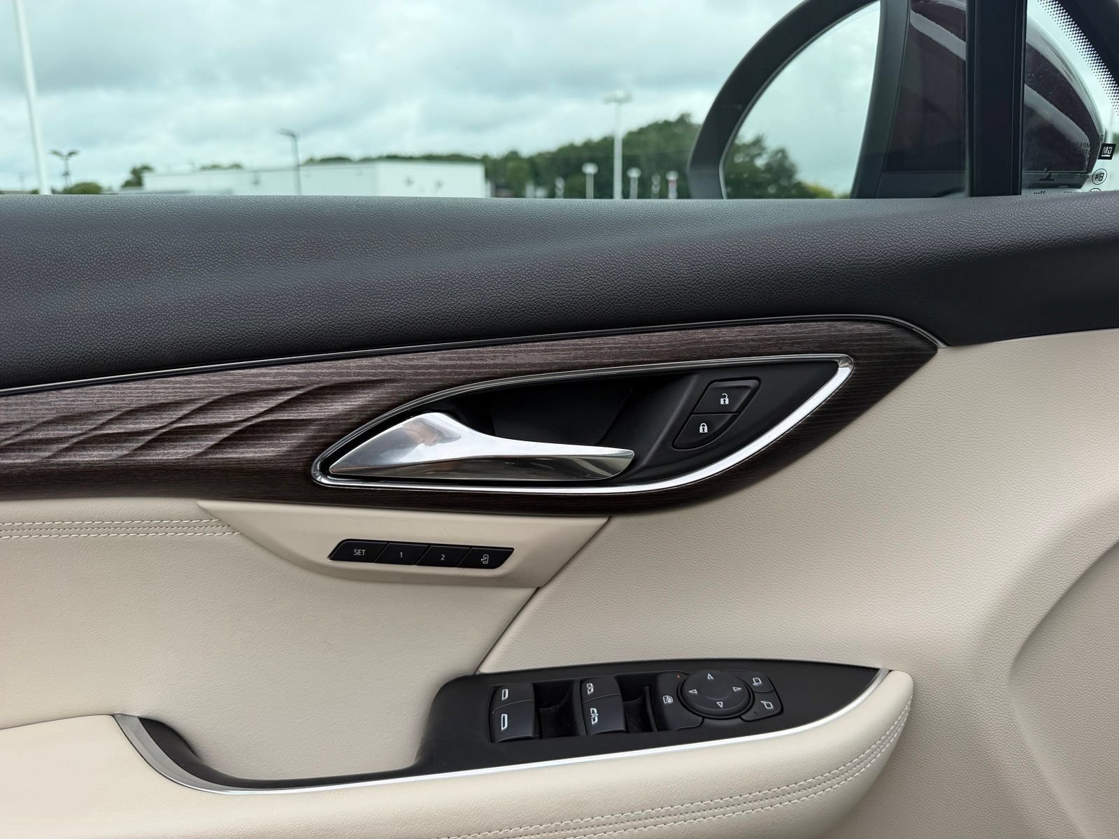 Used 2023 Buick Envision Avenir AWD/4WD image 35