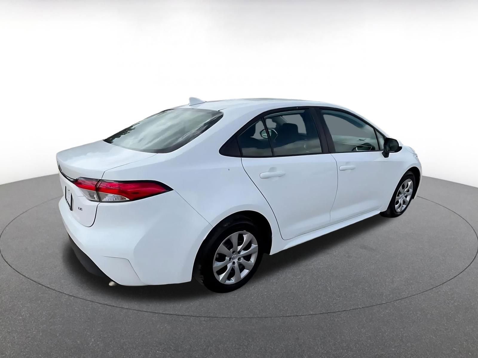 Used 2025 Toyota Corolla LE FWD image 14