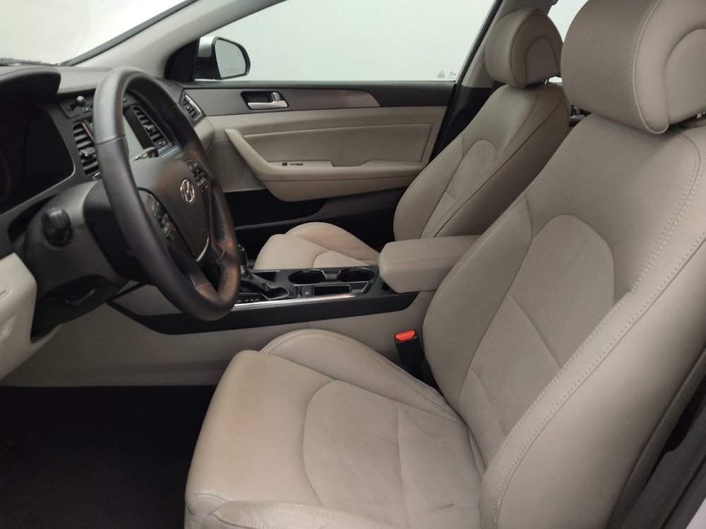 Used 2016 Hyundai Sonata Sport w/ Option Group 02 FWD image 17