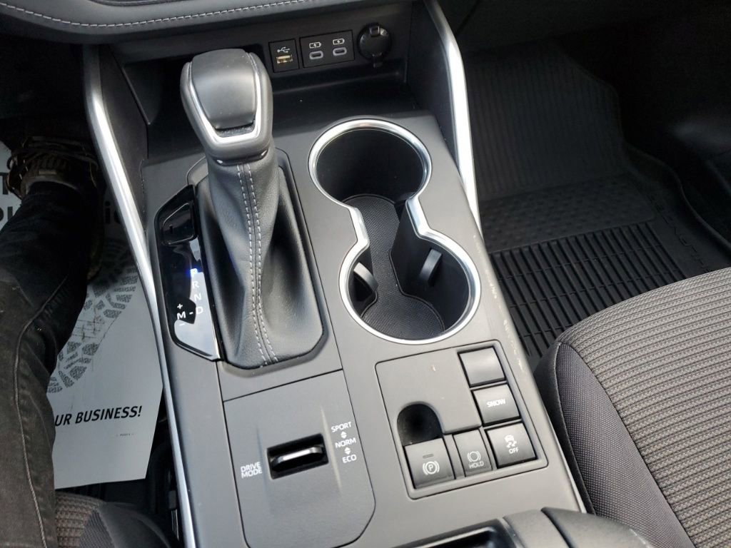 Used 2023 Toyota Highlander LE image 18