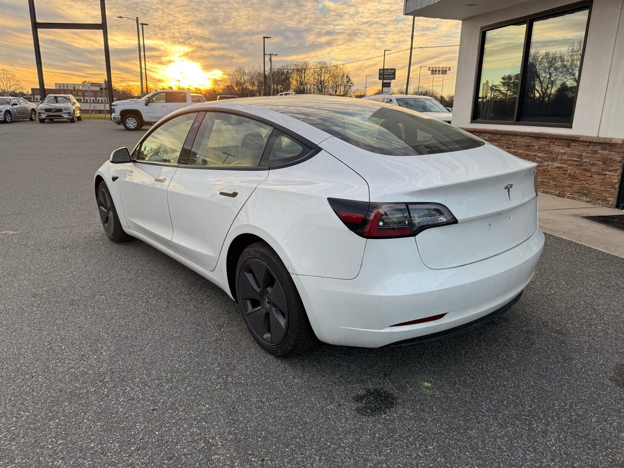 Used 2023 Tesla Model 3 Standard Range image 5